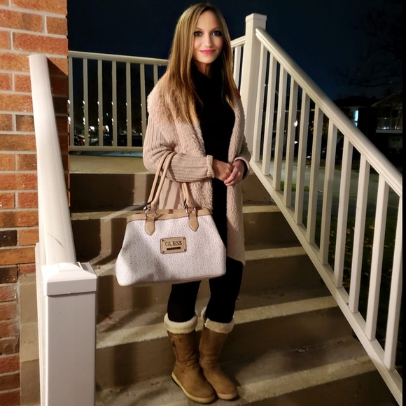 Meet your Posher, Kimberly - Picture 1 of 1